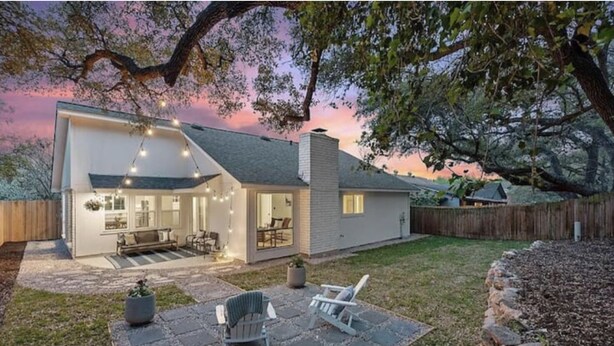 Unclassified image, 1 of 33, button - Minutes from downtown Austin! Cozy bungalow w/ fire pit; perfect for families! (Austin)