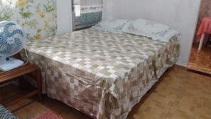 1 habitación, tabla de planchar con plancha, wifi y ropa de cama 