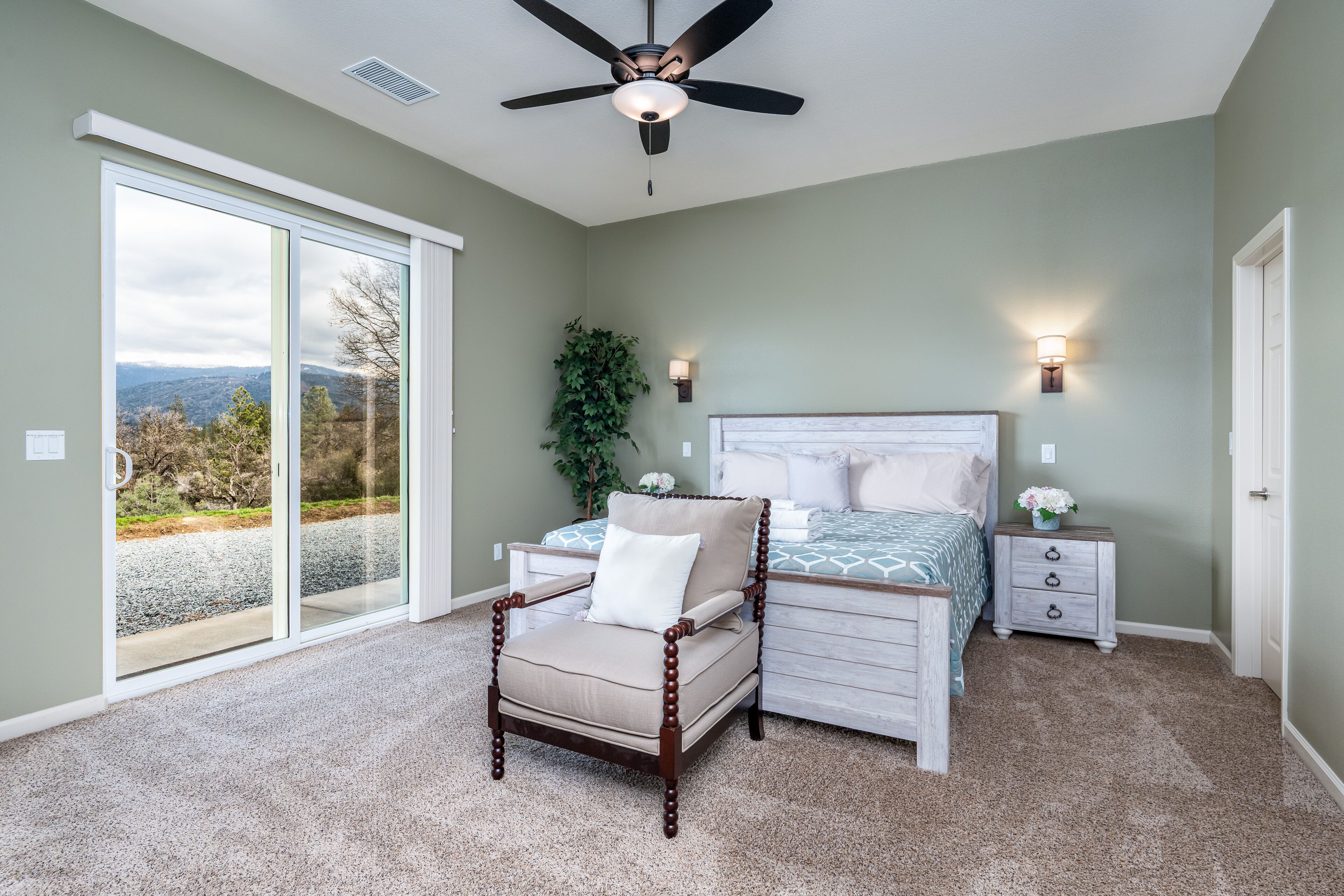 4 chambres, fer et planche à repasser, Wi-Fi gratuit, draps fournis