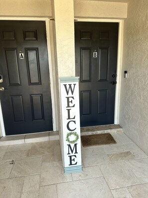 Exterior detail - Blue Oasis Escape, Very Spacious Sleeps 6 W/ Pool, High speed Wi-Fi (Cape Coral)