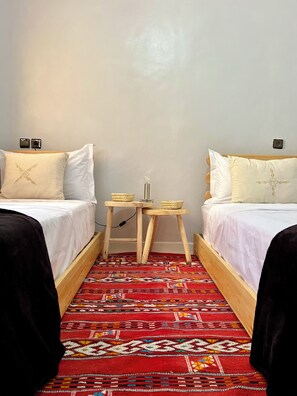 2 chambres, fer et planche à repasser, Wi-Fi, draps fournis