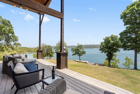 Terrace/patio - Table Rock Lake Access, Pvt Outdoor Pool, Pvt Hot Tub, $400 of Daily Tickets, Panoramic Views (Lampe)