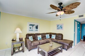 TV, ping pong - 🌅 South Beach Condo #204  Gulf Front Serenity for Two to Four (Treasure Island)