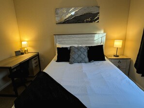 1 chambre, fer et planche à repasser, Wi-Fi, draps fournis