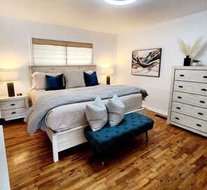 3 bedrooms, iron/ironing board, WiFi, bed sheets