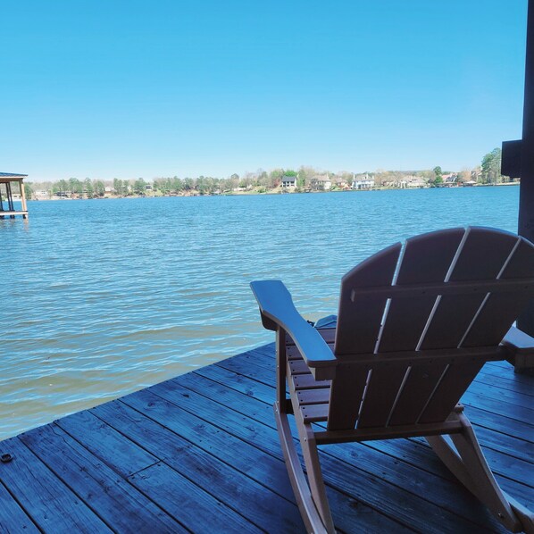 Property grounds - Lake Hamilton-Lakefront Retreat w/ huge SwimSpa and private boat dock & ramp!  (Hot Springs)