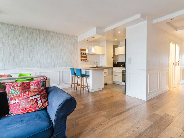 TV, books - Appartement Fleury - Welkeys (Boulogne-Billancourt)