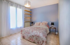 3 soverom, strykejern/-brett, wi-fi (inkludert) og sengetøy