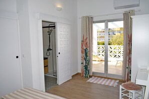 4 dormitorios, tabla de planchar con plancha, wifi gratis y ropa de cama