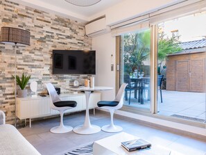 Interior - RARE ! Studio with terrace 5min walk to the Palais (Cannes)
