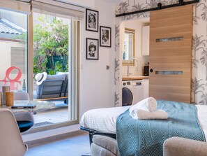 Bügeleisen/Bügelbrett, WLAN, Bettwäsche