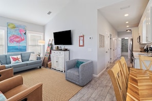 Smart TV - "Georgia Sand" is 600 steps to the beach! This 2BD/2BA adorable cottage sleeps 8! (Mexico Beach)