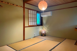 Deluxe Quadruple Room, Multiple Beds, Non Smoking | Down comforters, desk, laptop workspace, free WiFi - Windy Hill (Yamanakako)