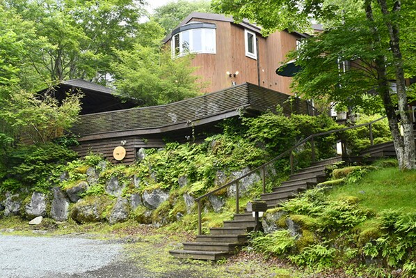 Front of property - Windy Hill  (Yamanakako)