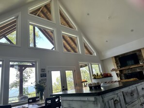 Dining -  Secluded Chickalah Mt. retreat overlooking beautiful Harkey Valley! (Belleville)