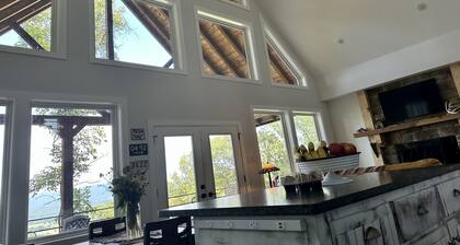 Secluded Chickalah Mt. retreat overlooking beautiful Harkey Valley!