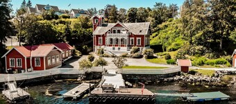 "350" - Beautiful and cozy apartment with charm in historic villa by the sea.