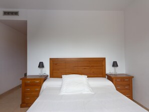 3 bedrooms, WiFi - INNOUTHOME FAMILY PRIVATE VILLA WITH SWIMING-POOL, BBQ AND WIFI_COLL DE BALAGUER (L'Ametlla de Mar)