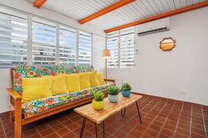 Living area - Santurce by Otium (San Juan)