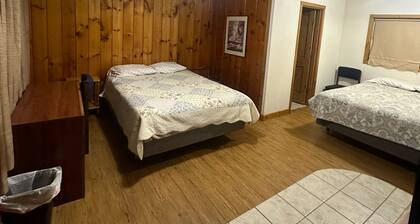 Country Cabin Motel