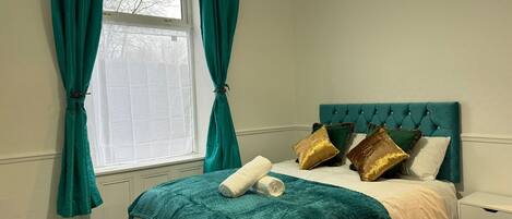 3 bedrooms, WiFi, bed sheets