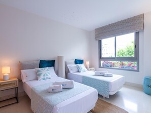 2 bedrooms, desk, iron/ironing board, WiFi - Golden Mile Jardines del Príncipe Suite Apartment (Marbella Golden Mile)