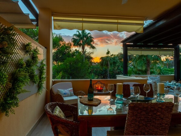 Outdoor dining - Banus, Las Mimosas, Famous Complex! (Puerto Banús)