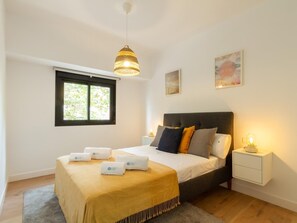 2 bedrooms, iron/ironing board, Internet, bed sheets