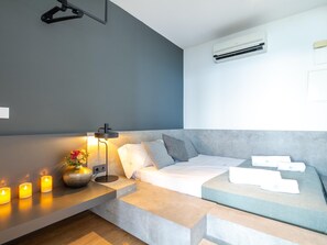 2 bedrooms, iron/ironing board, WiFi