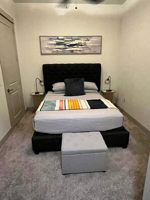 Room - Modern Hidden Gem by Galleria (Houston)