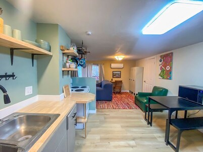 2 bed 1 bath cottage home