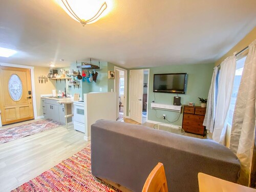 2 bed 1 bath cottage home