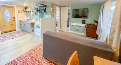 2 bed 1 bath cottage home