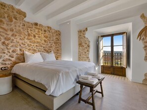 6 bedrooms, iron/ironing board, Internet, bed sheets - Casal Santa Maria (Santa María del Camí)