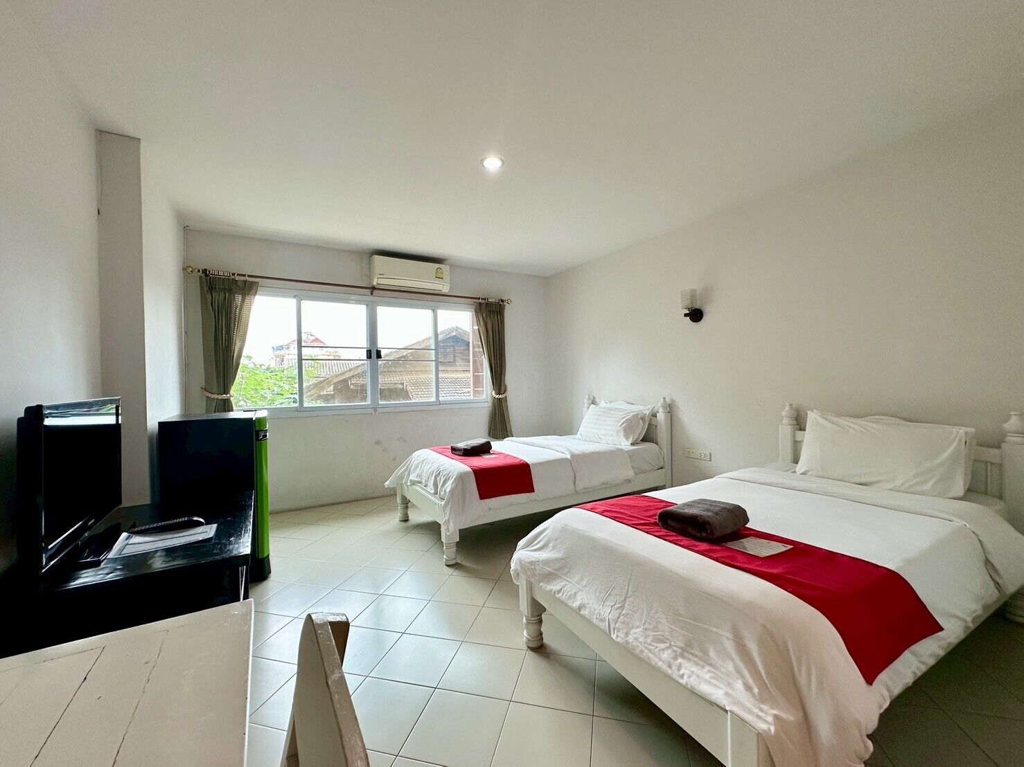 Desk, blackout curtains, free WiFi, bed sheets