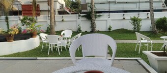 The Reds Heritage.
Spacious rooms, vast gardens with a refreshing pool.