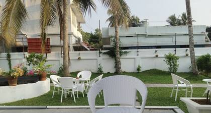 The Reds Heritage.
Spacious rooms, vast gardens with a refreshing pool.