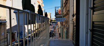 At Nino's house, in the heart of Monopoli, apartment sleeps 4 