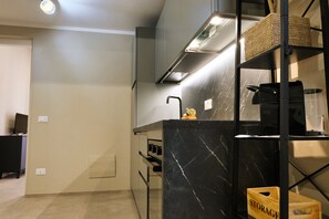 Oven, stovetop, cookware/dishes/utensils, spices - At Nino's house, in the heart of Monopoli, apartment sleeps 4  (Monopoli)