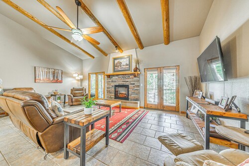 Near Hiking Trails: Spacious Cloudcroft Retreat!