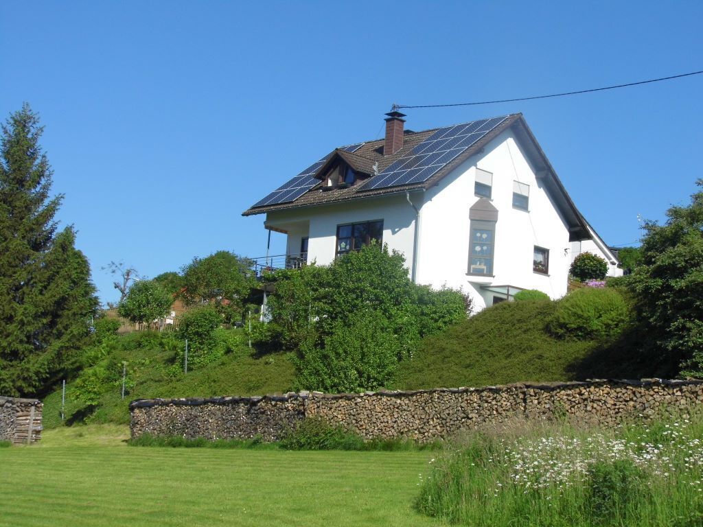 Ferienwohnung Hof 22 (Hilchenbach) --Wohnhaus mit Fewo im Untergeschoss