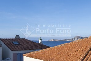 2 chambres, fer et planche Ă repasser