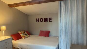 1 chambre, fer et planche Ă repasser, Wi-Fi, draps fournis