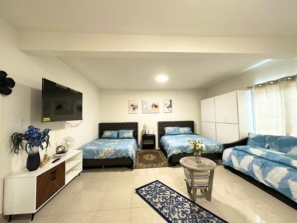 2 Schlafzimmer, Zimmersafe, Bügeleisen/Bügelbrett, WLAN