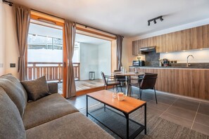TV, stereo - Freney · Lovely New Apartment in Town Center (Les Houches)