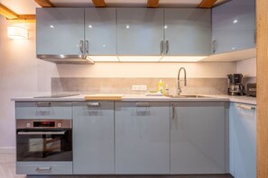 Fridge, microwave, oven, dishwasher