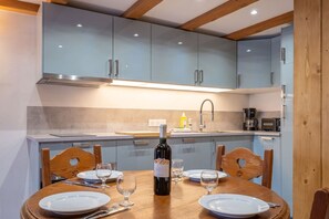 Fridge, microwave, oven, dishwasher - Apt central proche des Pistes + Parking (Chamonix-Mont-Blanc)