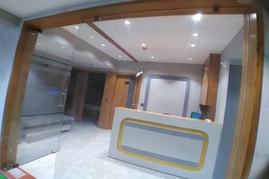 Reception - Hotel Relax Inn (Ahmedabad)