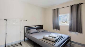 3 bedrooms, bed sheets