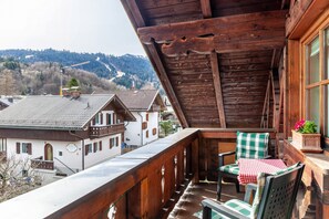 Property grounds - Apartment 'Wank' with Mountain View, Balcony and Wi-Fi (Garmisch-Partenkirchen)